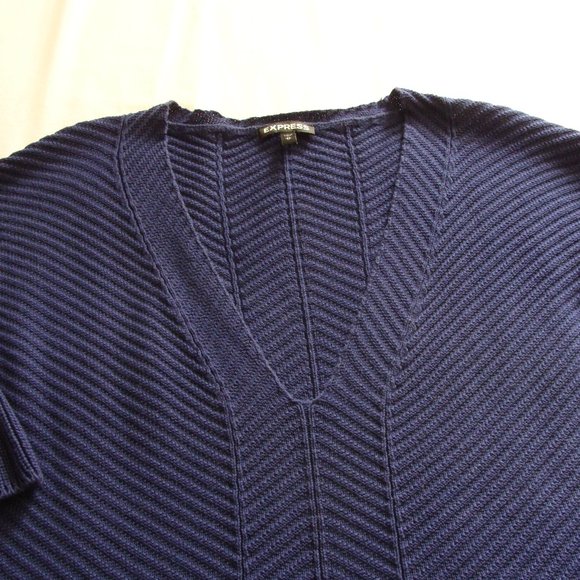 EXPRESS Dark Purple 3/4 Sleeve Hi-Low LADDER Knit V-Neck Sweater Sz XS - Picture 3 of 5